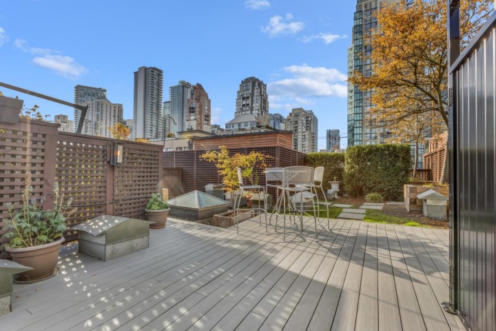 Photo 13 at 402 - 1178 Hamilton Street, Yaletown, Vancouver West
