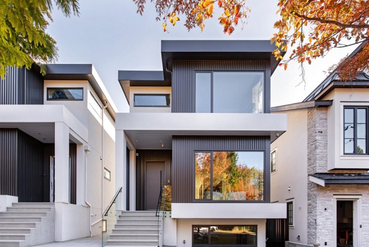 Photo 2 at 3930 W 33rd Avenue, Dunbar, Vancouver West