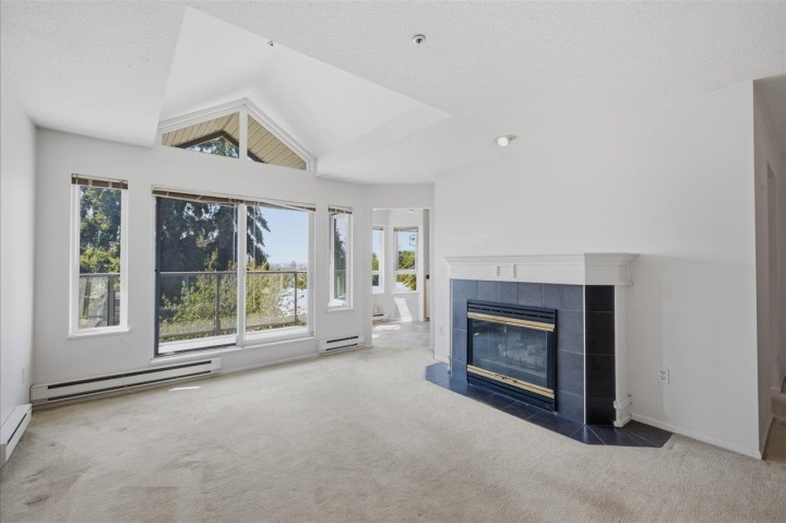 Photo 7 at 303 - 2250 Se Marine Drive, South Marine, Vancouver East
