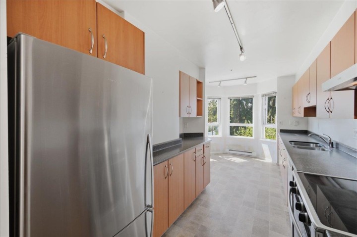 Photo 15 at 303 - 2250 Se Marine Drive, South Marine, Vancouver East