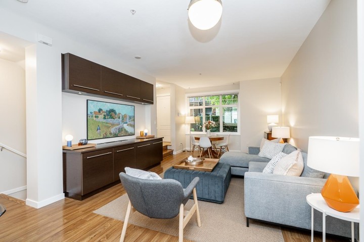 Photo 4 at 3826 Welwyn Street, Victoria VE, Vancouver East