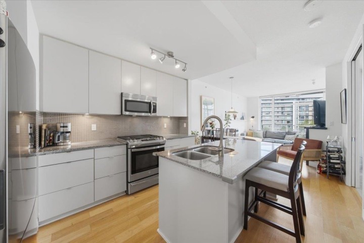 Photo 5 at 512 - 298 E 11th Avenue, Mount Pleasant VE, Vancouver East