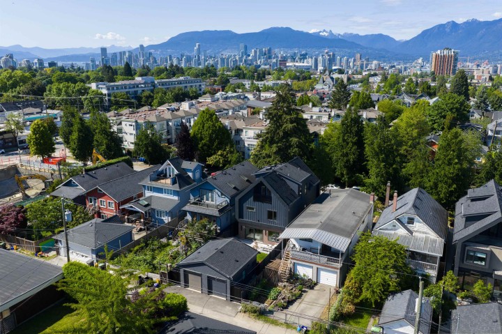 Photo 12 at 2 - 258 E 19 Avenue, Main, Vancouver East