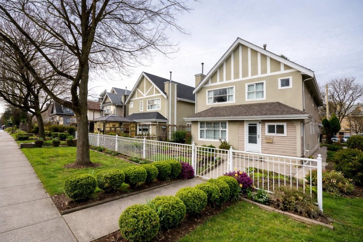 Photo 2 at 1407 E 12th Avenue, Grandview Woodland, Vancouver East