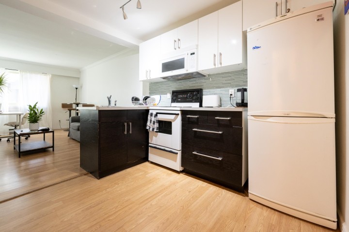 Photo 5 at 104 - 1940 Barclay Street, West End VW, Vancouver West