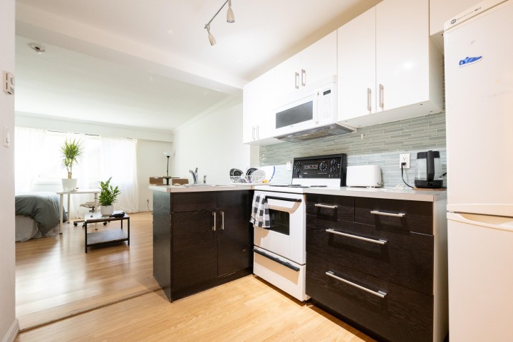 Photo 8 at 104 - 1940 Barclay Street, West End VW, Vancouver West