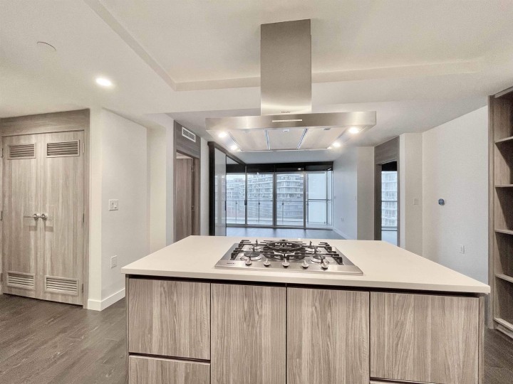 Photo 10 at 909 - 1768 Cook Street, False Creek, Vancouver West