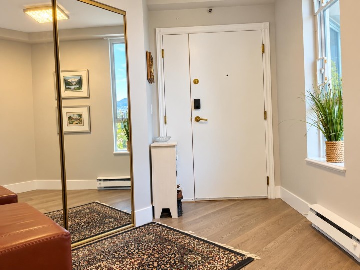 Photo 2 at 16A - 338 Taylor Way, Park Royal, West Vancouver