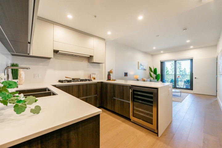 Photo 12 at 403 - 2105 W 46th Avenue, Kerrisdale, Vancouver West