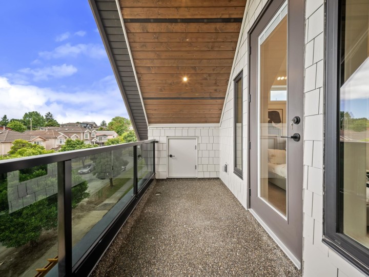 Photo 33 at 1 - 2547 E 2nd Avenue, Renfrew VE, Vancouver East