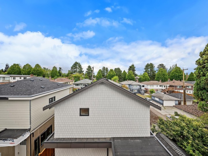 Photo 33 at 2 - 2547 E 2nd Avenue, Renfrew VE, Vancouver East