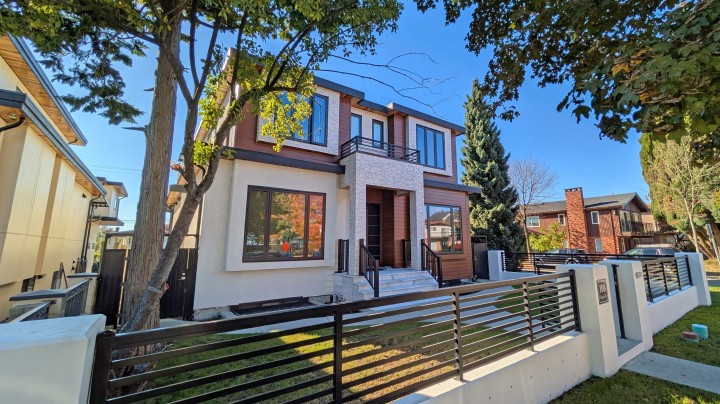 Photo 2 at 108 E 51st Avenue, South Vancouver, Vancouver East
