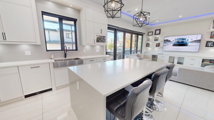 Photo 9 at 108 E 51st Avenue, South Vancouver, Vancouver East