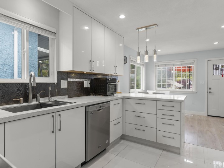 Photo 12 at 1827 E 40th Avenue, Victoria VE, Vancouver East