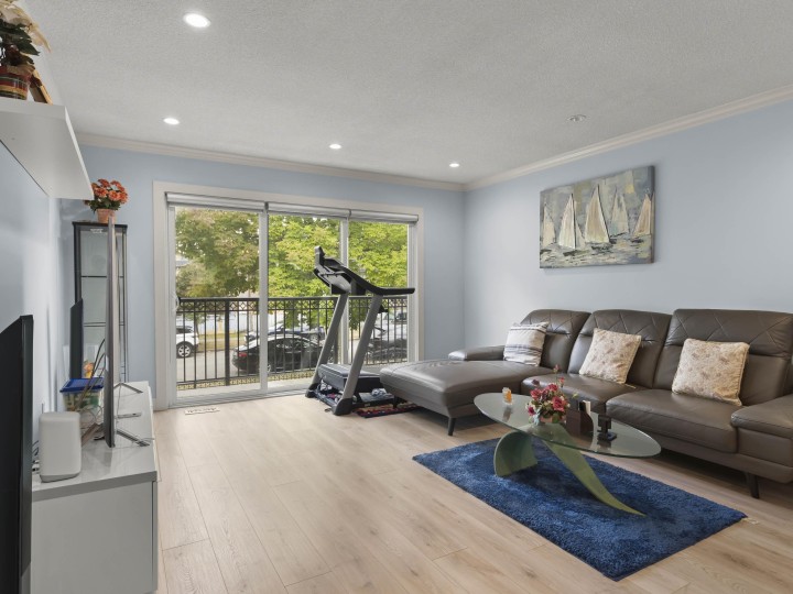 Photo 5 at 1827 E 40th Avenue, Victoria VE, Vancouver East