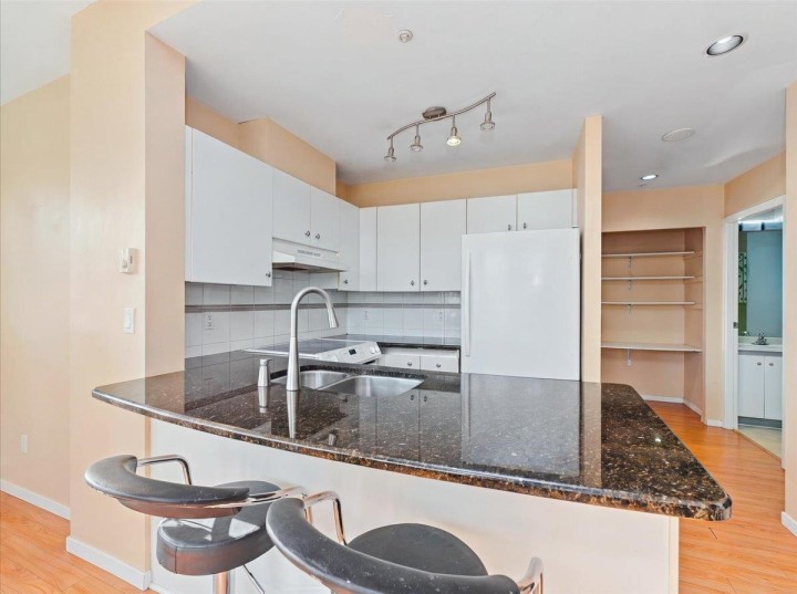 Photo 8 at 1513 - 989 Nelson Street, Downtown VW, Vancouver West