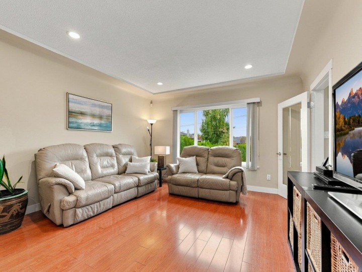 Photo 8 at 3951 Slocan Street, Renfrew Heights, Vancouver East