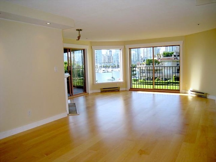 Photo 2 at 315 - 1869 Spyglass Place, False Creek, Vancouver West