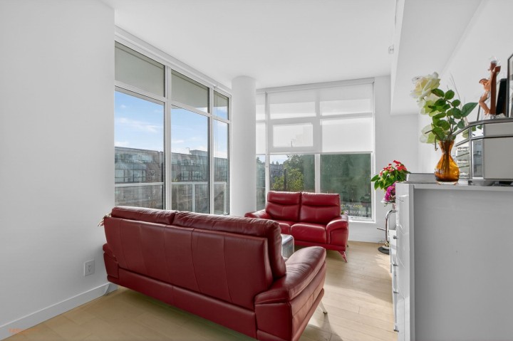 Photo 7 at 312 - 2220 Kingsway, Victoria VE, Vancouver East