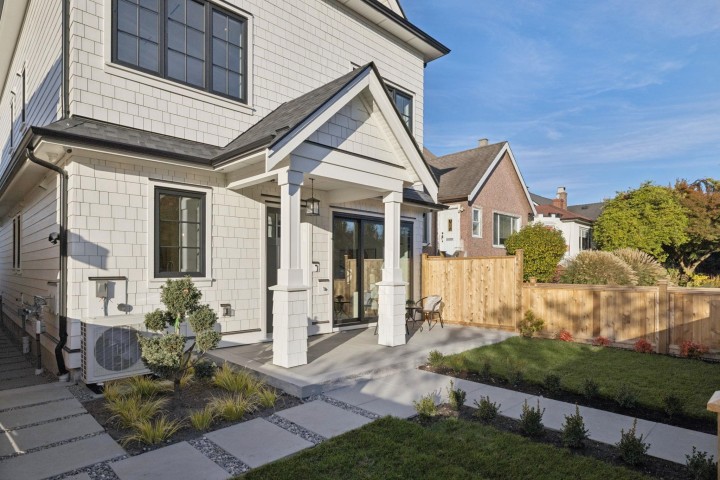 Photo 3 at 1 - 2733 William Street, Renfrew VE, Vancouver East