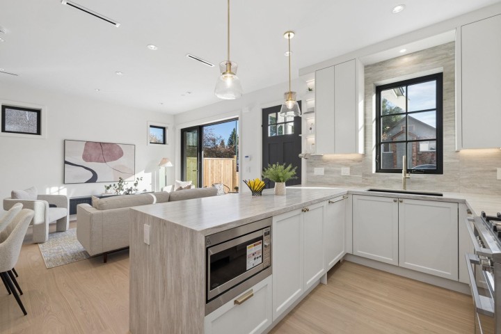 Photo 11 at 1 - 2733 William Street, Renfrew VE, Vancouver East