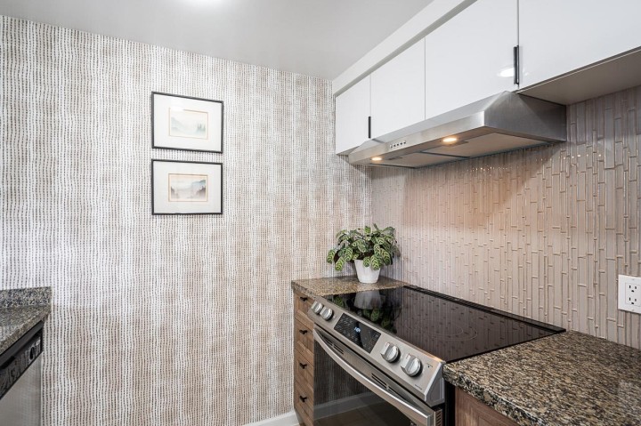 Photo 12 at 302 - 1228 Marinaside Crescent, Yaletown, Vancouver West