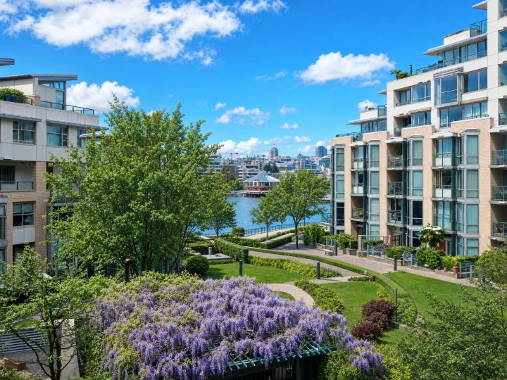 Photo 5 at 302 - 1228 Marinaside Crescent, Yaletown, Vancouver West