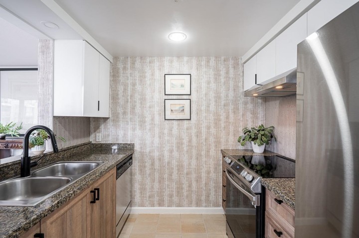 Photo 9 at 302 - 1228 Marinaside Crescent, Yaletown, Vancouver West