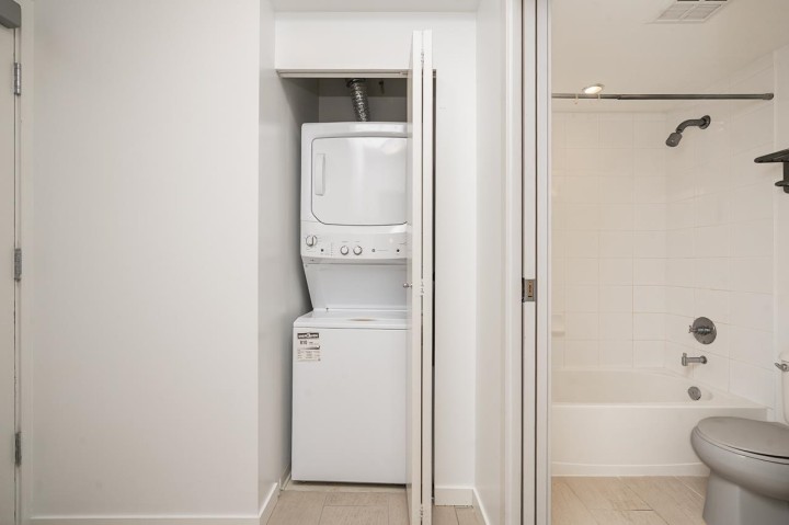 Photo 16 at 1303 - 480 Robson Street, Downtown VW, Vancouver West