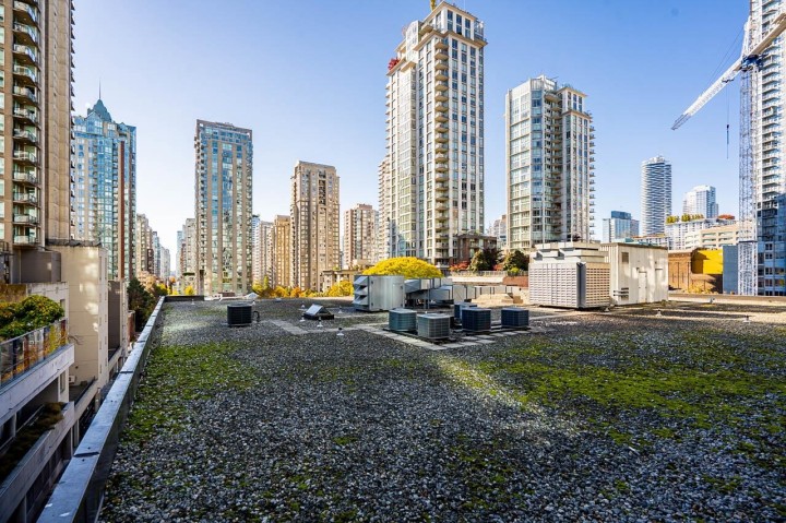 Photo 34 at 1303 - 480 Robson Street, Downtown VW, Vancouver West
