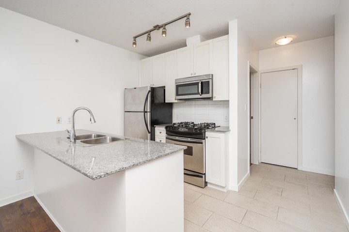 Photo 18 at 1303 - 480 Robson Street, Downtown VW, Vancouver West