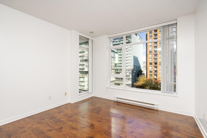 Photo 11 at 1303 - 480 Robson Street, Downtown VW, Vancouver West