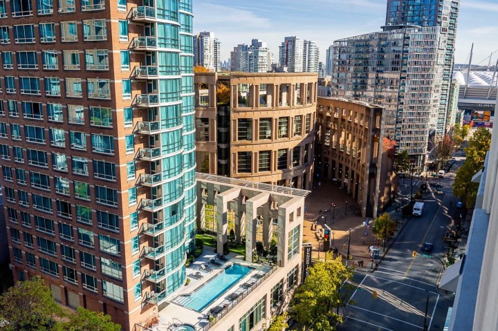 Photo 31 at 1303 - 480 Robson Street, Downtown VW, Vancouver West