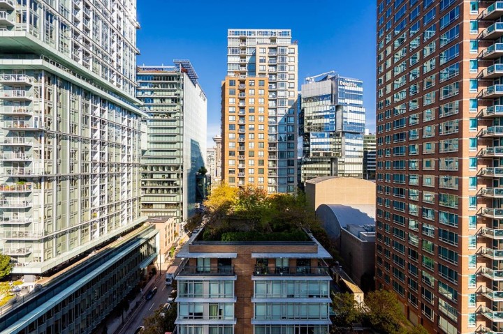 Photo 8 at 1303 - 480 Robson Street, Downtown VW, Vancouver West