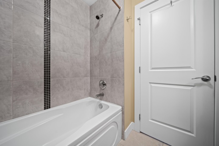 Photo 16 at 302 - 2009 E Hastings Street, Hastings, Vancouver East
