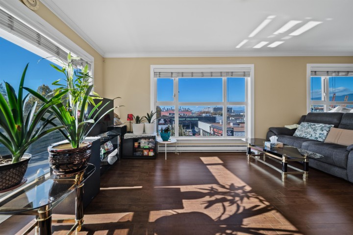 Photo 5 at 302 - 2009 E Hastings Street, Hastings, Vancouver East