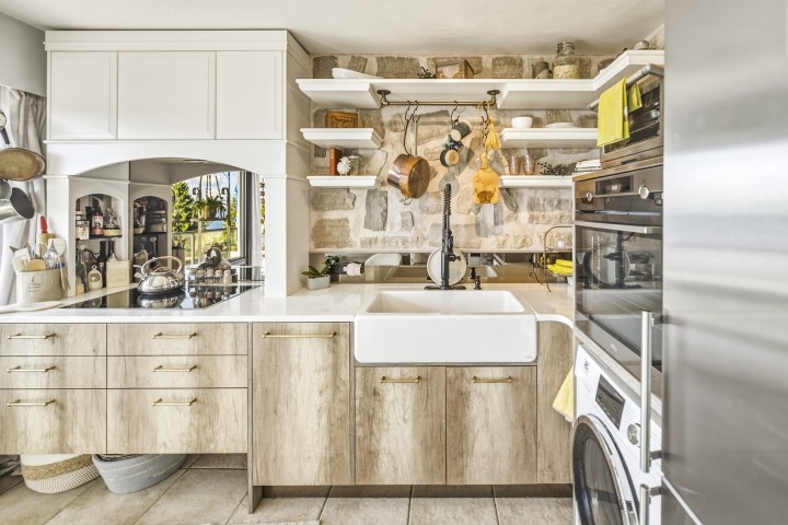 Photo 6 at 305 - 1845 Bellevue Avenue, Ambleside, West Vancouver