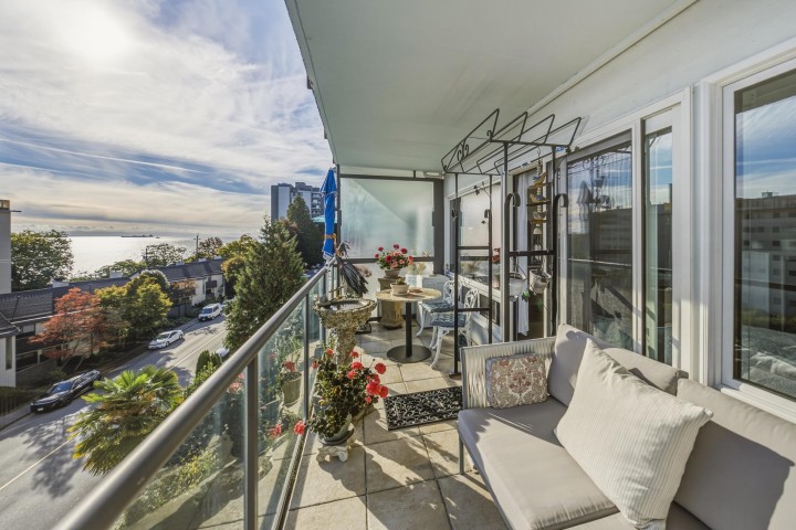 Photo 3 at 305 - 1845 Bellevue Avenue, Ambleside, West Vancouver
