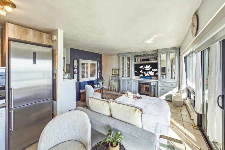 Photo 10 at 305 - 1845 Bellevue Avenue, Ambleside, West Vancouver