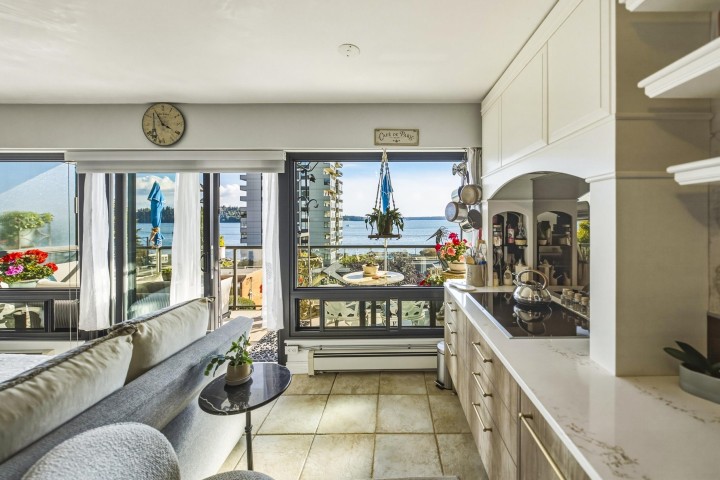 Photo 14 at 305 - 1845 Bellevue Avenue, Ambleside, West Vancouver