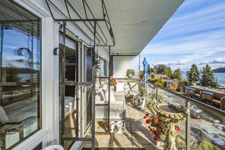 Photo 4 at 305 - 1845 Bellevue Avenue, Ambleside, West Vancouver