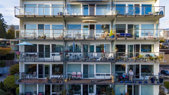 Photo 25 at 305 - 1845 Bellevue Avenue, Ambleside, West Vancouver