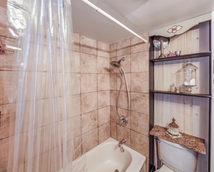 Photo 21 at 305 - 1845 Bellevue Avenue, Ambleside, West Vancouver