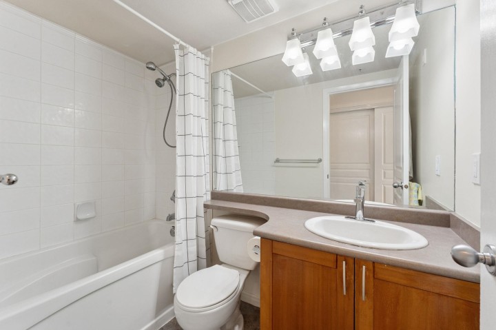 Photo 16 at 410 - 3727 W 10th Avenue, Point Grey, Vancouver West