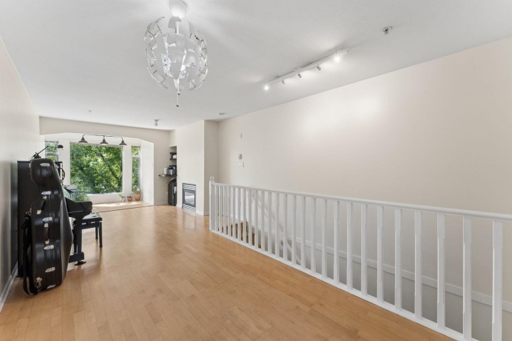 Photo 9 at 410 - 3727 W 10th Avenue, Point Grey, Vancouver West