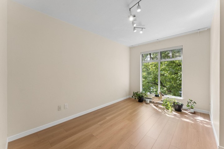 Photo 14 at 410 - 3727 W 10th Avenue, Point Grey, Vancouver West