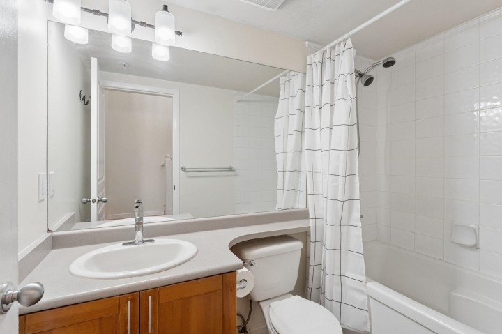 Photo 19 at 410 - 3727 W 10th Avenue, Point Grey, Vancouver West