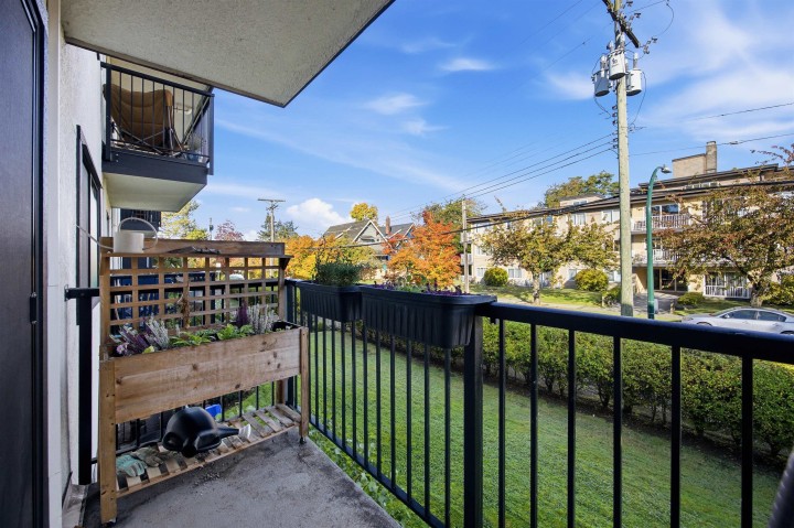 Photo 16 at 203 - 36 E 14th Avenue, Mount Pleasant VE, Vancouver East