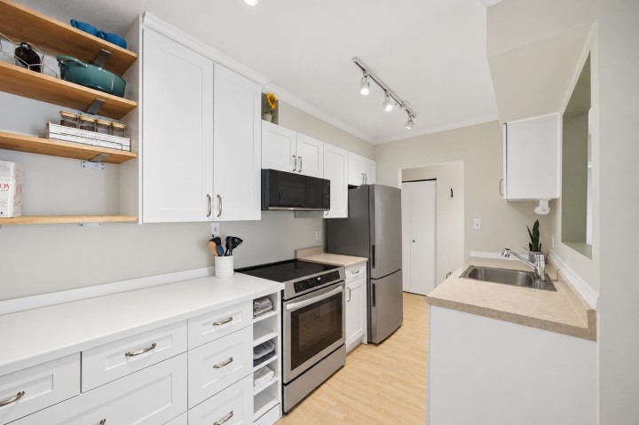 Photo 7 at 203 - 36 E 14th Avenue, Mount Pleasant VE, Vancouver East