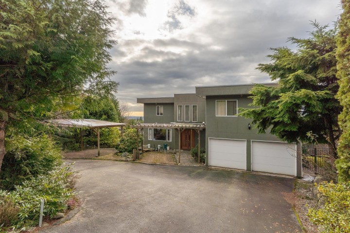 Photo 2 at 4582 Woodgreen Court, Cypress Park Estates, West Vancouver